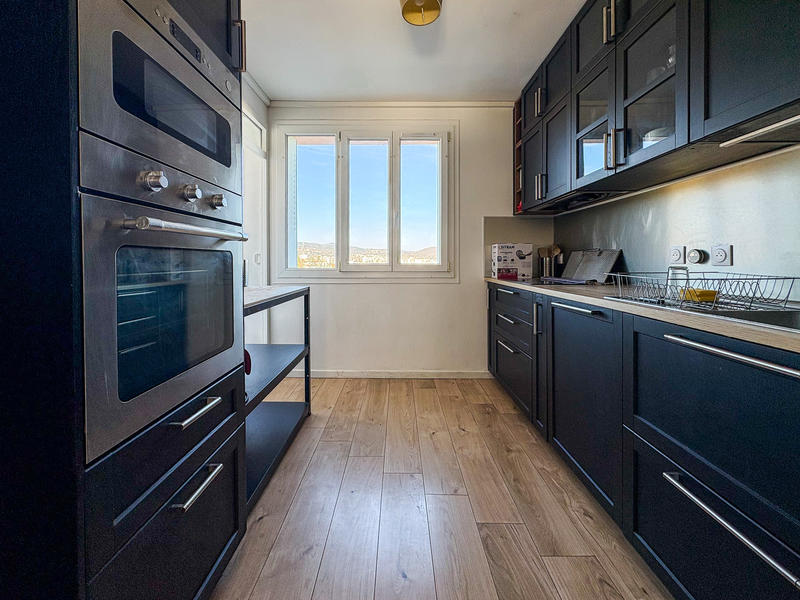 Appartement - 81 m² - 5 pièces