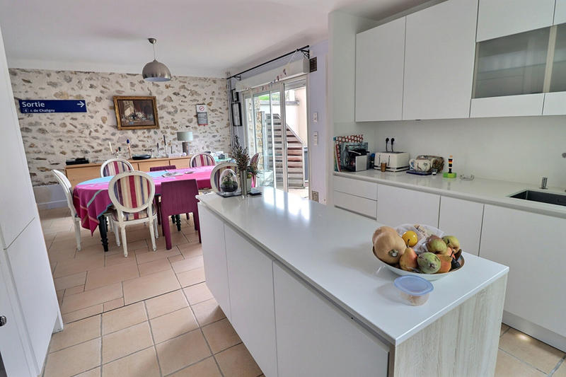 Maison - 185 m² - 7 pièces