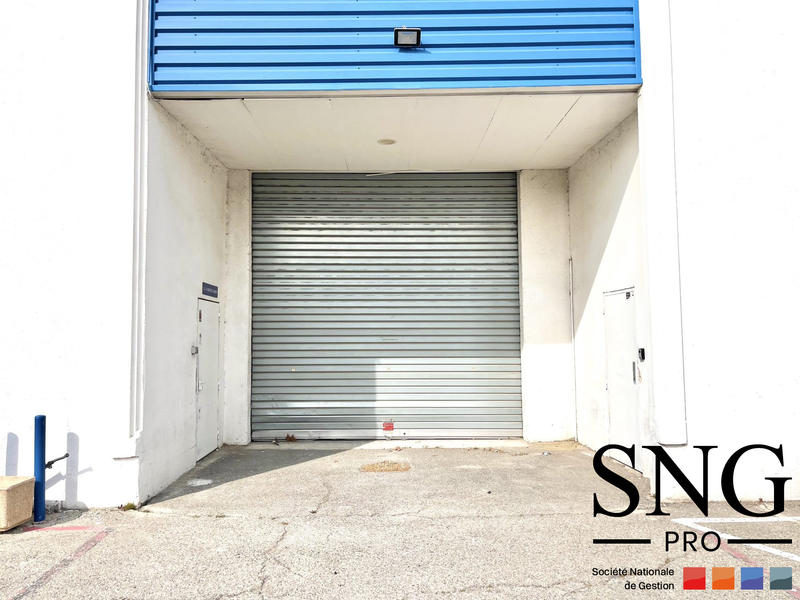 Entrepôt - 567 m²