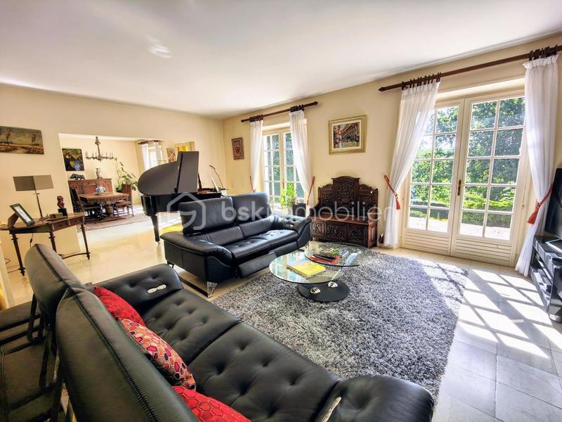 Maison - 171 m² - 7 pièces