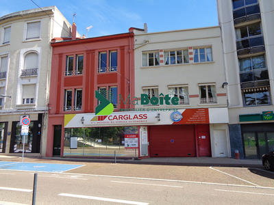 Local commercial - 587 m²