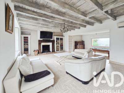 Maison - 251 m² - 8 pièces