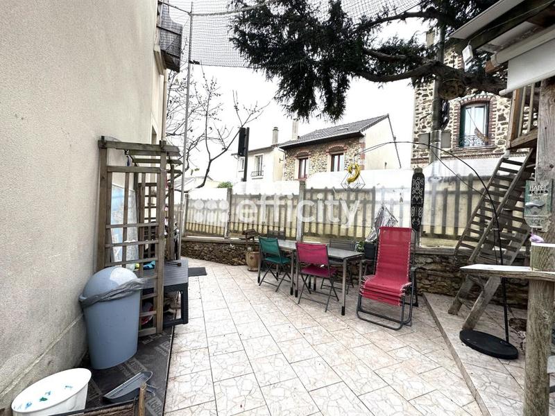 Maison - 95 m² - 6 pièces