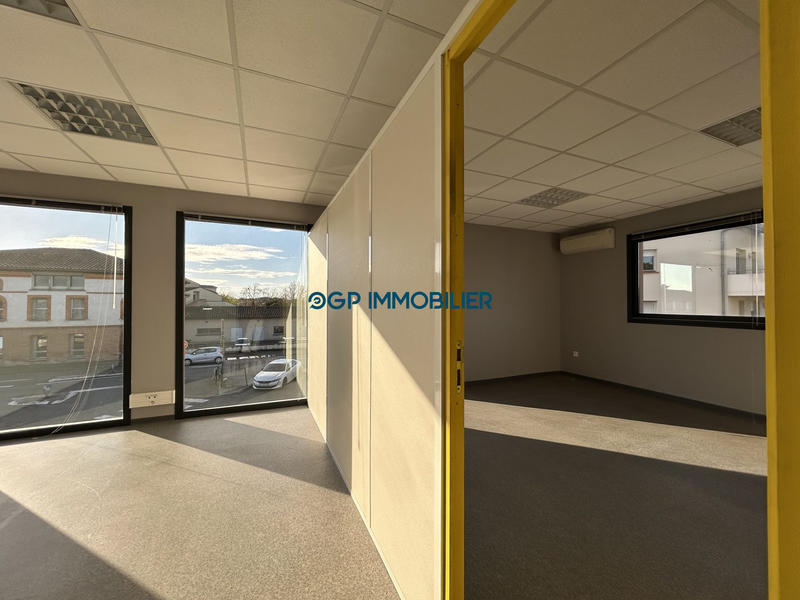 Local commercial - 130 m² - 5 pièces