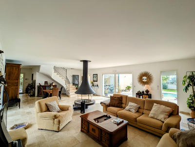 Villa - 196 m² - 6 pièces