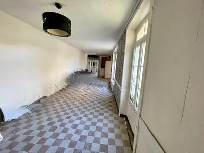 Maison - 196 m² - 10 pièces