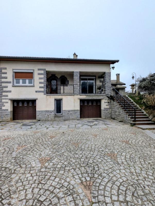Maison - 170 m² - 7 pièces