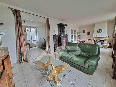 Maison - 98 m² - 5 pièces