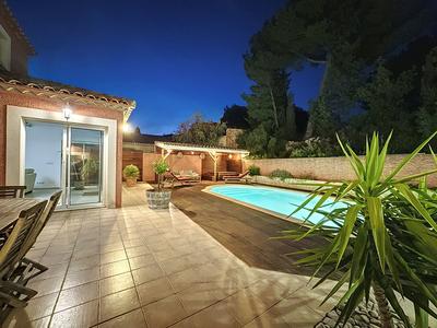 Villa - 190 m² - 8 pièces