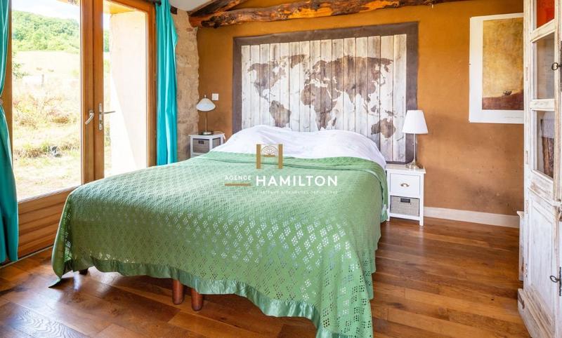 Propriété - 282 m² - 11 pièces