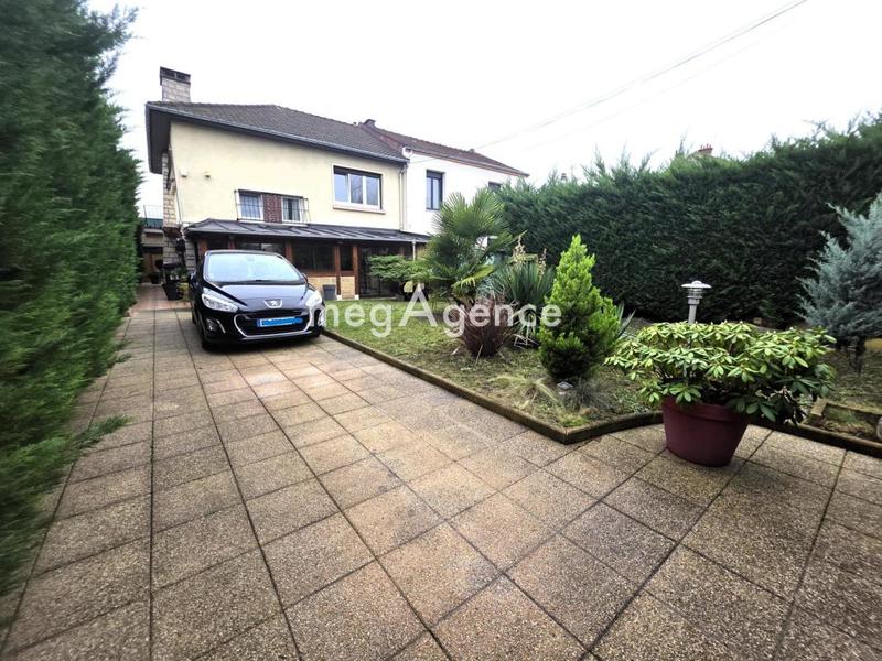 Maison - 120 m² - 6 pièces