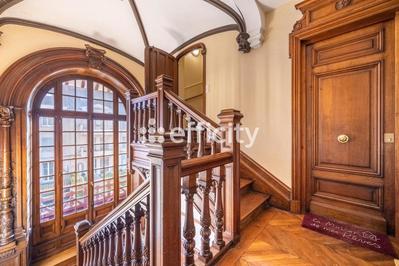 Appartement - 100 m² - 6 pièces