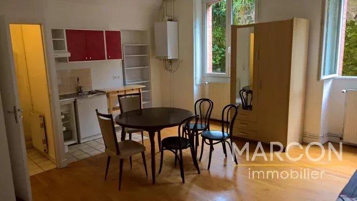 Maison - 428 m² - 18 pièces