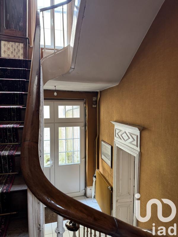 Maison - 207 m² - 7 pièces