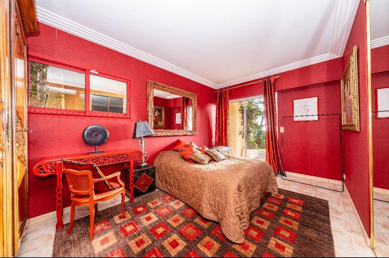 Villa - 270 m² - 6 pièces