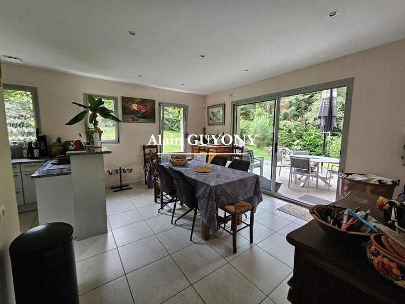 Maison contemporaine - 264 m² - 7 pièces