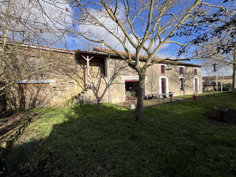 Maison - 198 m² - 7 pièces