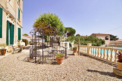 Maison - 201 m² - 6 pièces