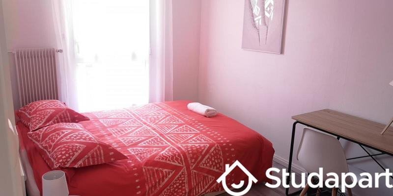 Chambre - 11 m² - 1 pièce