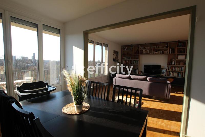 Appartement - 93 m² - 5 pièces