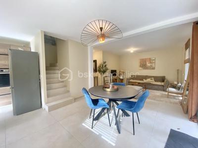 Maison - 90 m² - 4 pièces