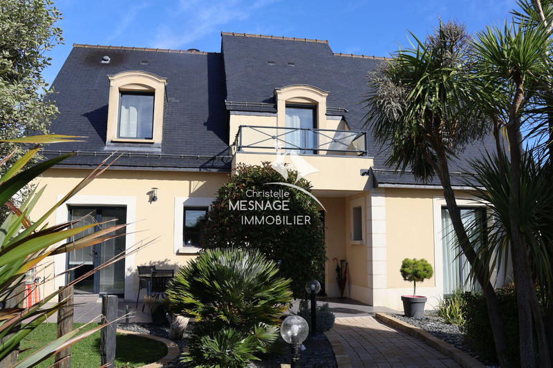 Maison contemporaine - 172 m² - 7 pièces