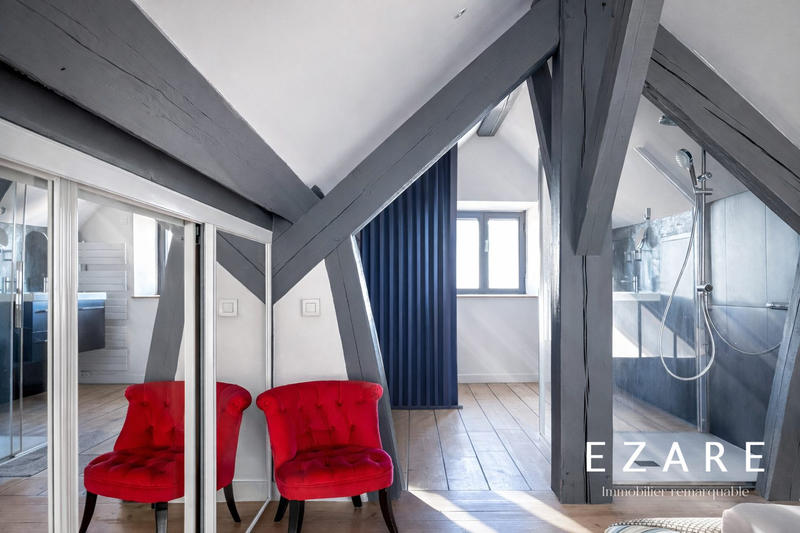 Loft - 138 m² - 6 pièces