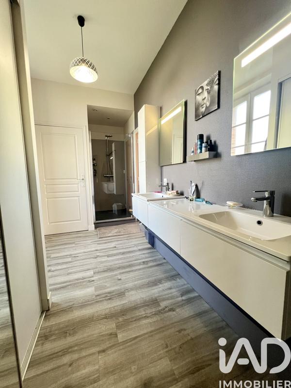 Maison - 263 m² - 9 pièces