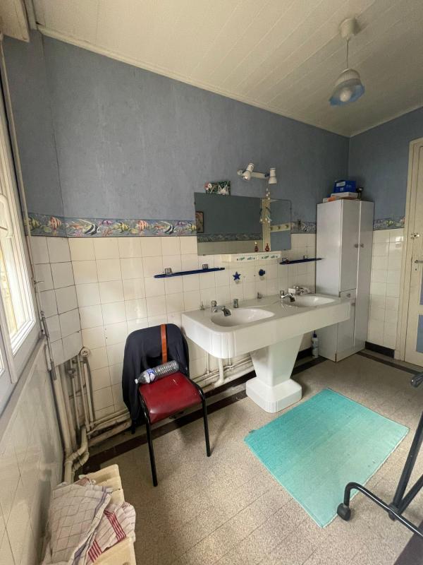 Maison - 415 m² - 9 pièces