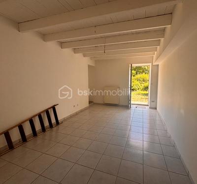 Maison - 220 m² - 6 pièces