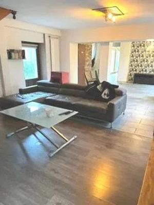 Maison - 176 m² - 10 pièces