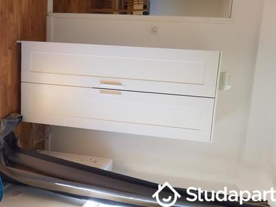 Chambre - 11 m² - 1 pièce