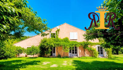 Mas - 252 m² - 11 pièces