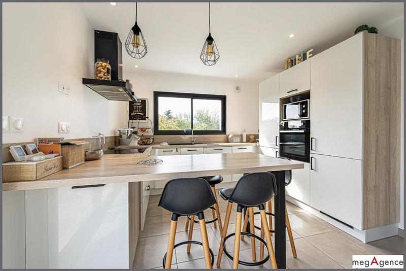 Maison - 130 m² - 4 pièces