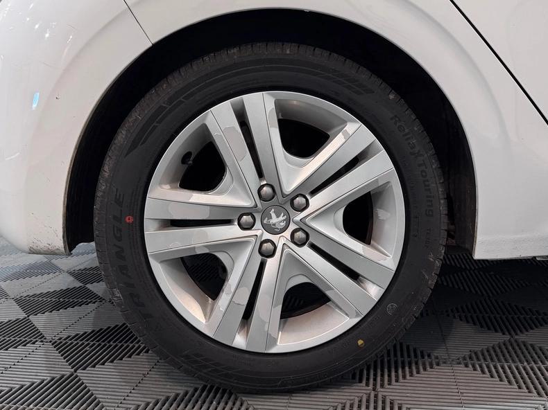 Peugeot 208 1.2l 82cv Distri Neuve