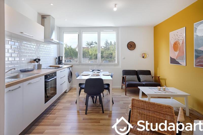 Chambre - 10 m² - 1 pièce