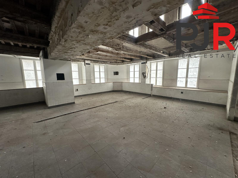 Local commercial - 549 m²