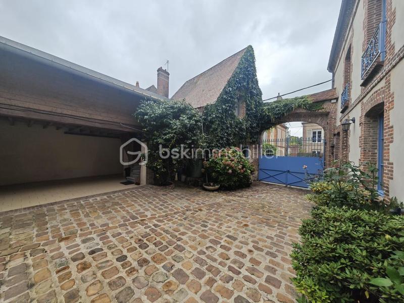 Maison de ville - 210 m² - 9 pièces