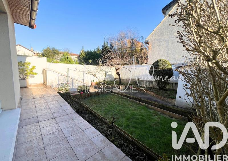 Maison - 135 m² - 6 pièces
