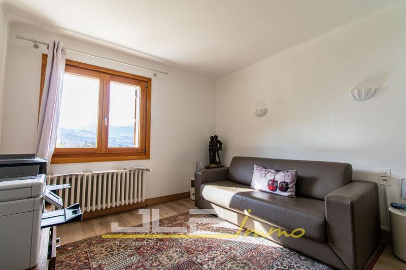 Appartement - 100 m² - 4 pièces