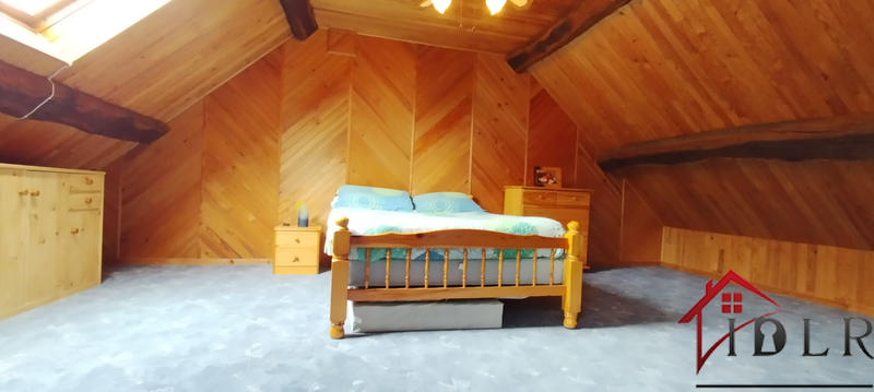 Maison - 266 m² - 8 pièces