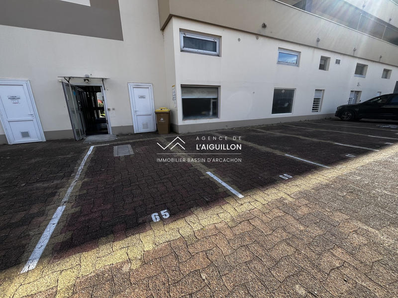 Parking / Garage - 13 m²