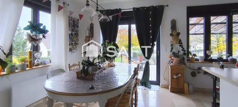 Maison - 96 m² - 6 pièces