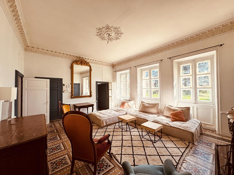 Maison - 451 m² - 10 pièces