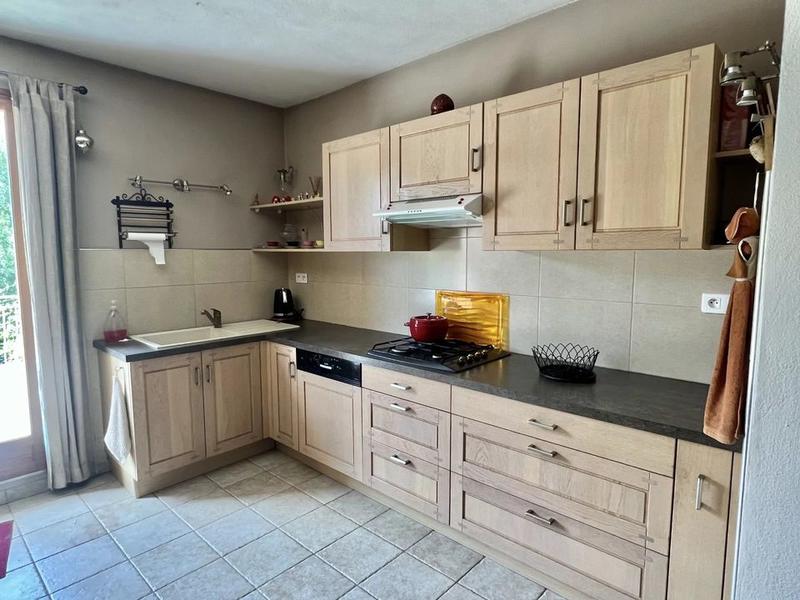 Maison - 280 m² - 5 pièces