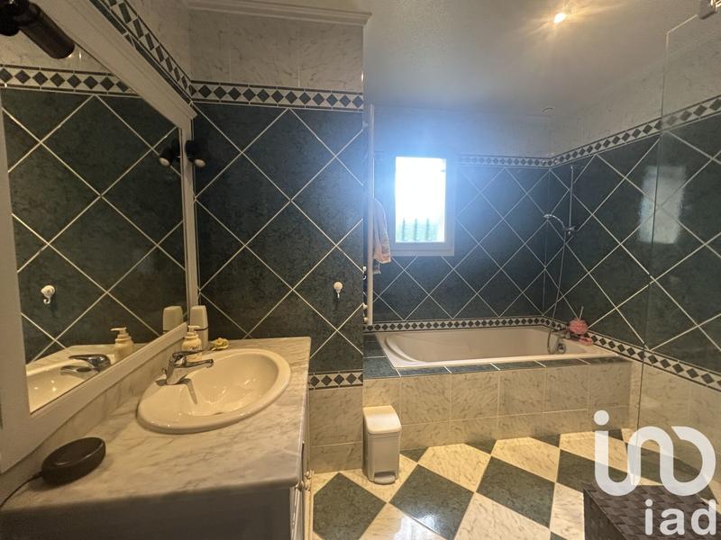 Maison - 195 m² - 9 pièces