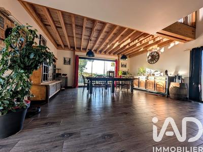 Maison - 175 m² - 8 pièces