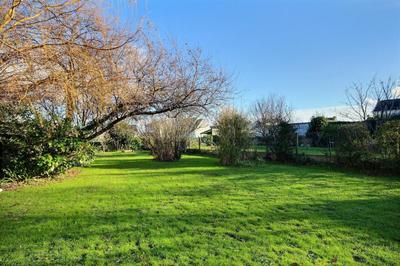 Terrain constructible - 693 m²
