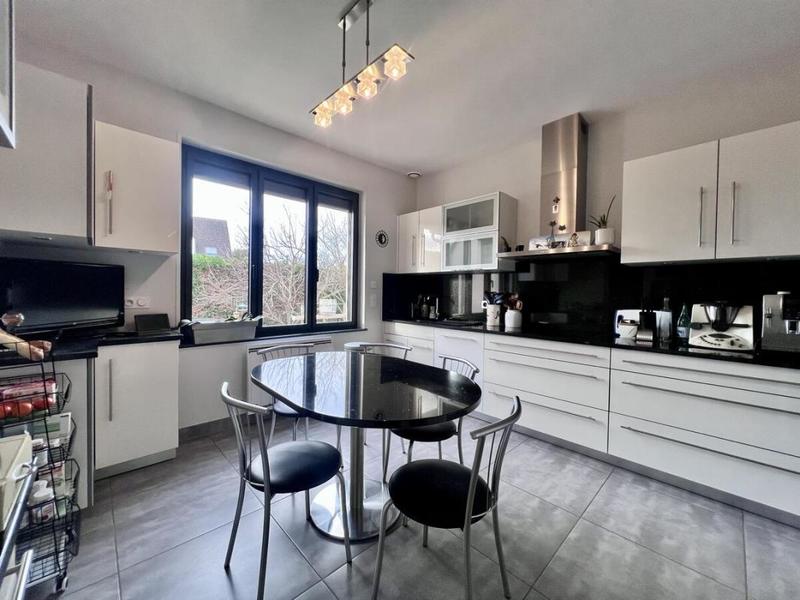 Maison - 144 m² - 5 pièces