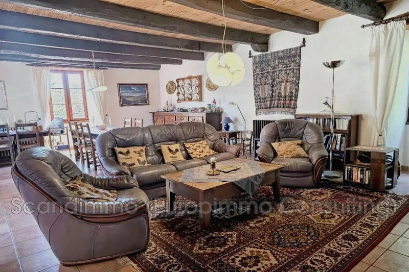 Maison - 212 m² - 8 pièces